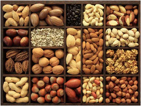 10 best dry fruits and nuts for your lazy evenings.